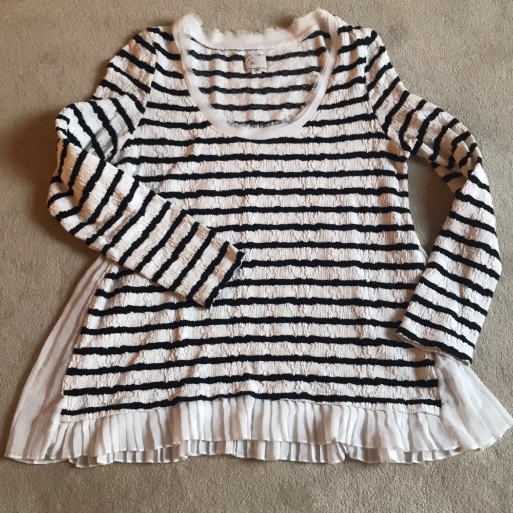 🌻Striped Black and White Women's Top
